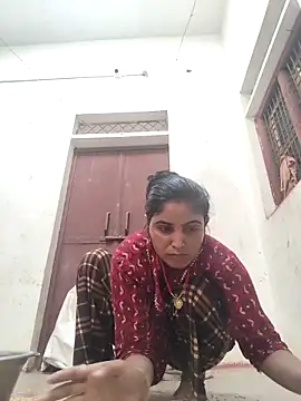 Snapshot of LUCKY_cut chatting on 04/28/26, 02:27 LUCKY cut online show from 04/28/26, 02:27