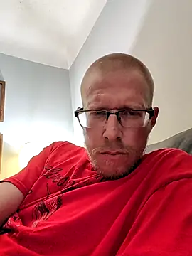 Snapshot of MrLeakyHelmet chatting on 09/22/25, 08:22 MrLeakyHelmet online show from 09/22/25, 08:22