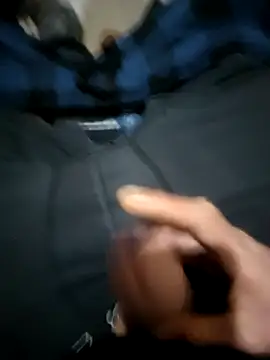 Snapshot of ELPrecoxxxito20 chatting on 02/19/26, 12:56 ELPrecoxxxito20 online show from 02/19/26, 12:56