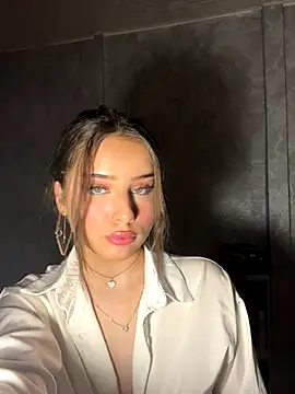 Snapshot of Immy_Megan chatting on 10/11/25, 07:12 Immy Megan online show from 10/11/25, 07:12