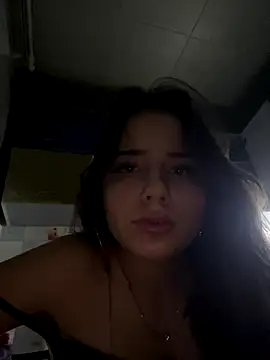 Snapshot of Immy_Megan chatting on 10/29/25, 06:31 Immy Megan online show from 10/29/25, 06:31