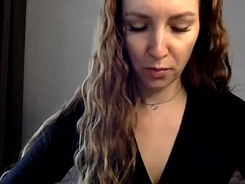 Snapshot of Varnyx chatting on 11/07/25, 10:48 Varnyx online show from 11/07/25, 10:48