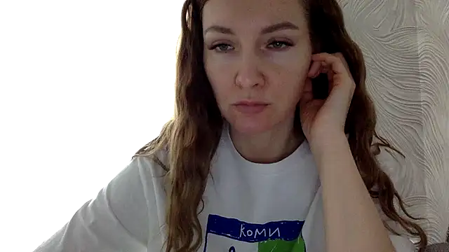 Snapshot of Varnyx chatting on 11/08/25, 08:25 Varnyx online show from 11/08/25, 08:25