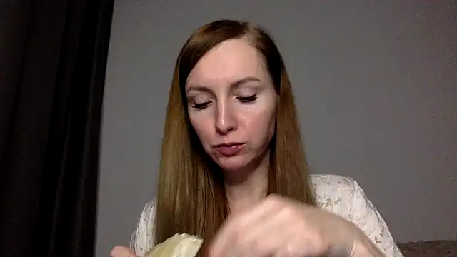 Snapshot of Varnyx chatting on 11/26/25, 06:20 Varnyx online show from 11/26/25, 06:20