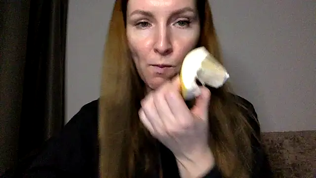 Snapshot of Varnyx chatting on 12/04/25, 04:59 Varnyx online show from 12/04/25, 04:59