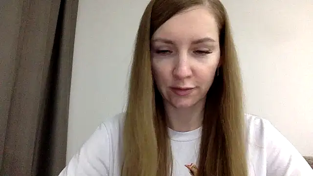 Snapshot of Varnyx chatting on 12/20/25, 08:16 Varnyx online show from 12/20/25, 08:16