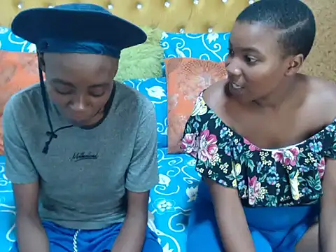 SweetSlenderChoc online show from 02/15/26, 07:32