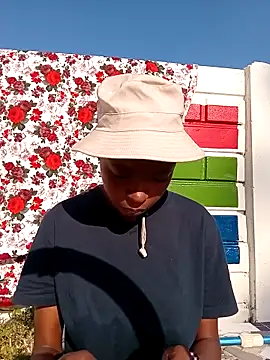 SweetSlenderChoc online show from 04/10/26, 02:00