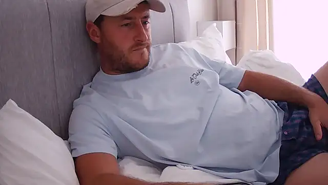 Londonlad818 online show from 09/08/25, 04:17