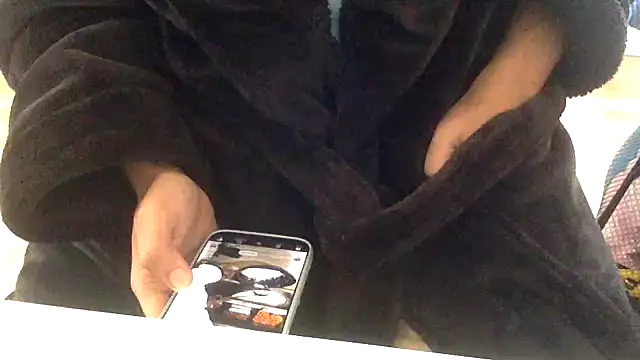 Snapshot of Whatevrr chatting on 11/02/25, 03:36 Whatevrr online show from 11/02/25, 03:36