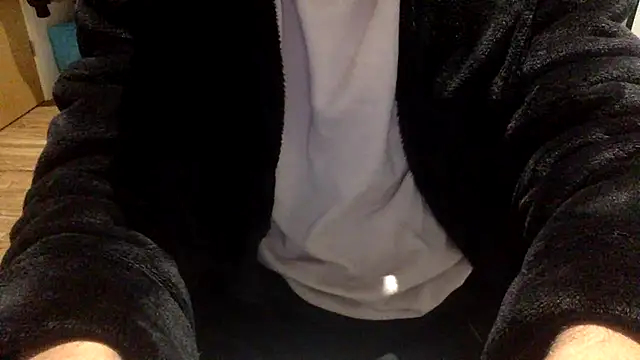 Snapshot of Whatevrr chatting on 11/30/25, 01:20 Whatevrr online show from 11/30/25, 01:20