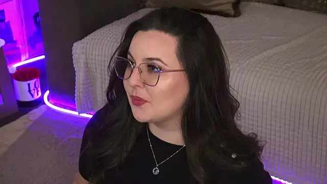 Mia Swano online show from 04/14/26, 01:44