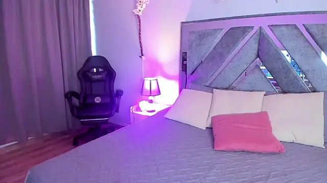 jasmincollin  online show from 03/08/26, 08:01