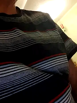 Snapshot of Oldmenhot66 chatting on 09/14/25, 04:55 Oldmenhot66 online show from 09/14/25, 04:55