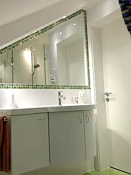 Snapshot of Oldmenhot66 chatting on 04/12/26, 04:50 Oldmenhot66 online show from 04/12/26, 04:50