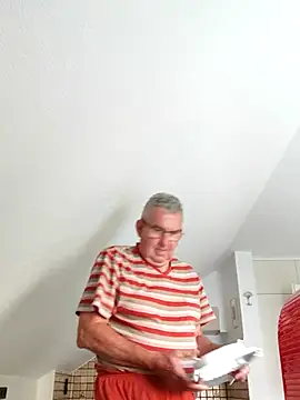 Oldmenhot66 online show from 06/25/26, 04:01