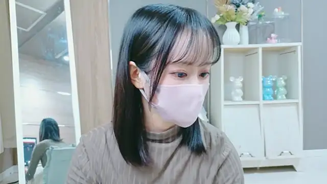 Snapshot of Kurumi_chan_ chatting on 10/18/25, 06:37 Kurumi chan  online show from 10/18/25, 06:37