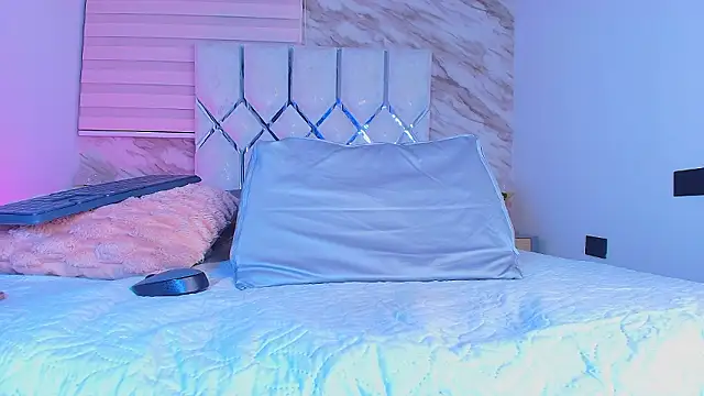 Snapshot of collet_1 chatting on 03/08/26, 12:09 collet 1 online show from 03/08/26, 12:09