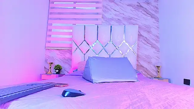 Snapshot of collet_1 chatting on 04/01/26, 01:12 collet 1 online show from 04/01/26, 01:12