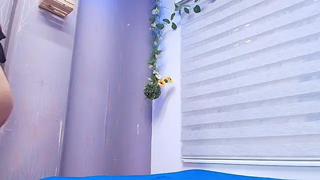 Snapshot of sofi_hils chatting on 09/17/25, 11:56 sofi hils online show from 09/17/25, 11:56