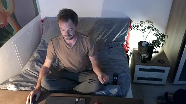 Snapshot of EdelHolz91 chatting on 09/13/25, 06:24 EdelHolz91 online show from 09/13/25, 06:24