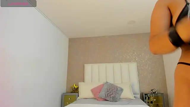 Snapshot of KaylieBrooks chatting on 10/15/25, 06:30 KaylieBrooks online show from 10/15/25, 06:30