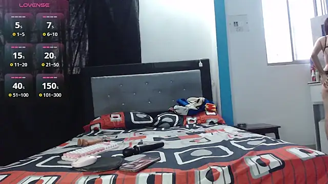 Luisa Paul online show from 10/21/25, 10:10