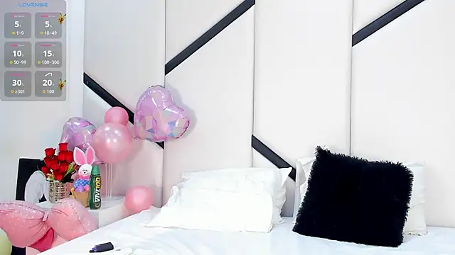 XimenaCosta online show from 04/09/26, 12:10