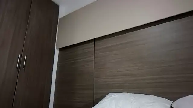 Snapshot of Liiz_01 chatting on 11/09/25, 01:26 Liiz 01 online show from 11/09/25, 01:26