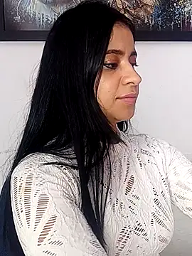 ValerieLove  online show from 11/03/25, 07:48