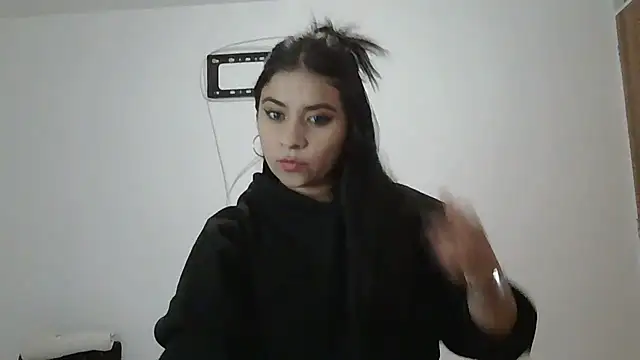 ValerieLove  online show from 12/04/25, 11:13