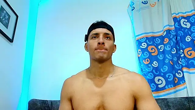 Snapshot of Smith_Fitness chatting on 06/17/26, 03:24 Smith Fitness online show from 06/17/26, 03:24