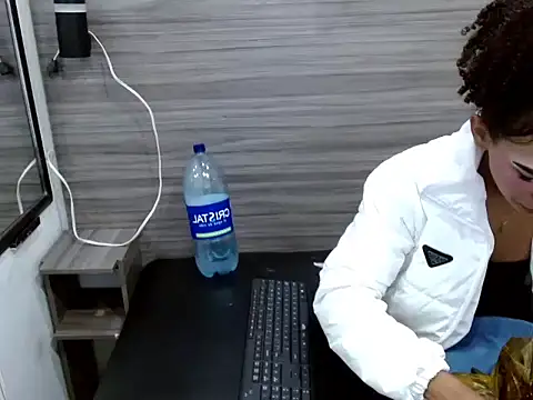 Snapshot of Penelopee_Rouse chatting on 12/01/25, 07:52 Penelopee Rouse online show from 12/01/25, 07:52