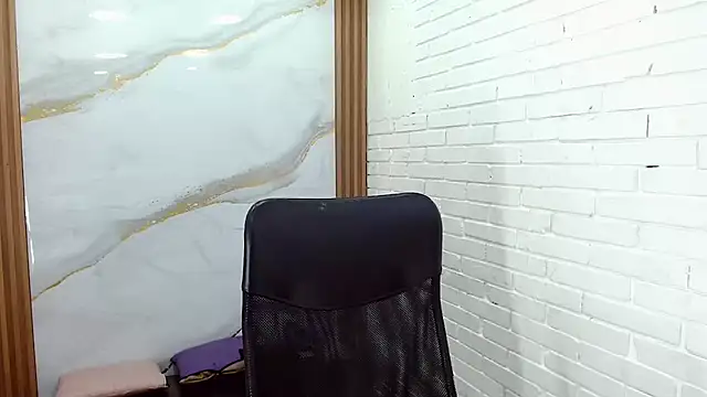 Snapshot of Penelopee_Rouse chatting on 12/14/25, 07:29 Penelopee Rouse online show from 12/14/25, 07:29