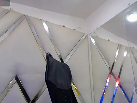 Penelopee Rouse online show from 02/23/26, 08:17