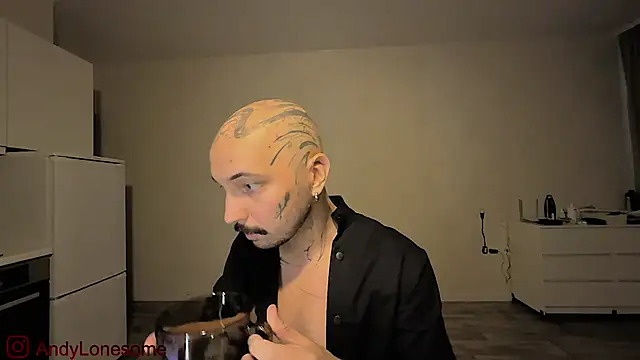 Snapshot of AndyLonesome chatting on 09/08/25, 10:31 AndyLonesome online show from 09/08/25, 10:31