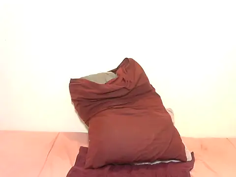 BeautyQueenX22 online show from 12/05/25, 09:18