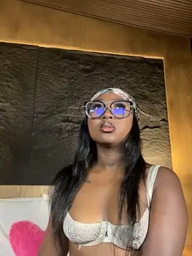 Snapshot of Kishalove_ chatting on 06/20/26, 11:07 Kishalove online show from 06/20/26, 11:07