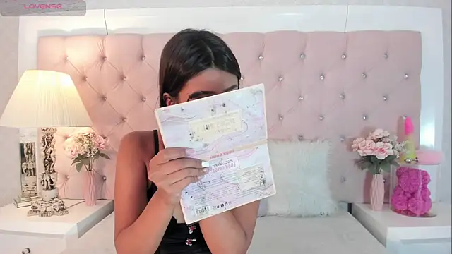 CaterinaRomano online show from 11/06/25, 01:23