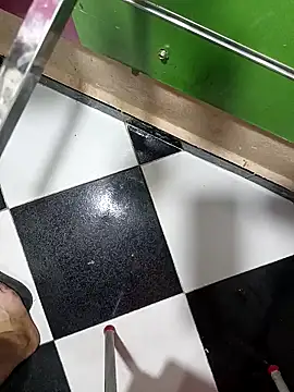 Snapshot of anis3g4 chatting on 10/13/25, 11:05 anis3g4 online show from 10/13/25, 11:05