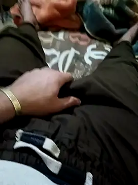 Snapshot of anis3g4 chatting on 11/10/25, 09:03 anis3g4 online show from 11/10/25, 09:03