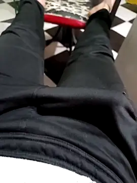 Snapshot of anis3g4 chatting on 12/04/25, 10:29 anis3g4 online show from 12/04/25, 10:29