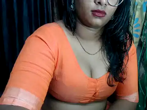 Snapshot of DearKimmi chatting on 12/15/24, 10:15 DearKimmi online show from 12/15/24, 10:15