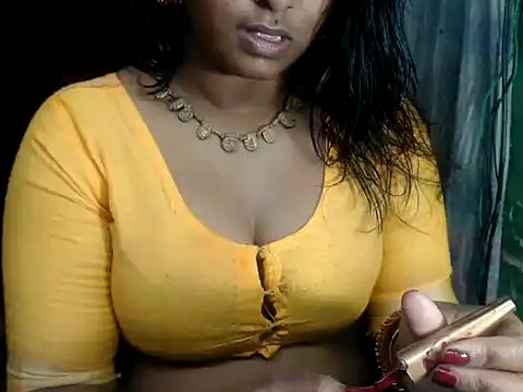 Snapshot of DearKimmi chatting on 01/05/25, 04:25 DearKimmi online show from 01/05/25, 04:25