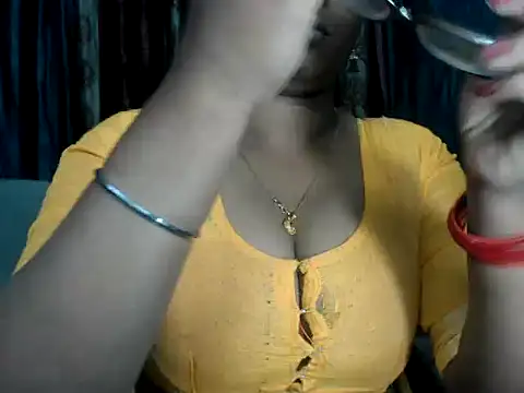 Snapshot of DearKimmi chatting on 02/13/25, 04:22 DearKimmi online show from 02/13/25, 04:22