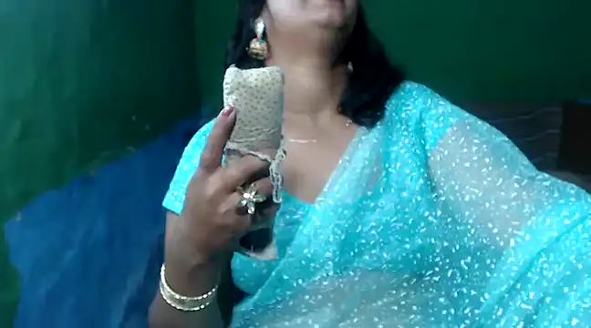 Snapshot of DearKimmi chatting on 03/08/25, 06:37 DearKimmi online show from 03/08/25, 06:37