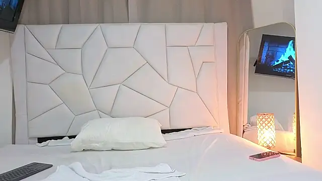 Paulaboterom online show from 10/14/25, 06:31