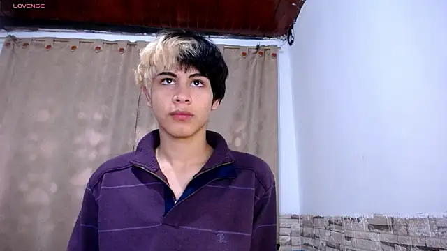 Snapshot of DaraKat18 chatting on 03/15/26, 10:05 DaraKat18 online show from 03/15/26, 10:05