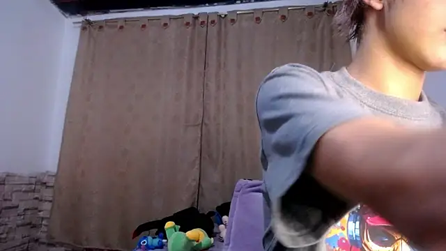 Snapshot of DaraKat18 chatting on 03/24/26, 10:48 DaraKat18 online show from 03/24/26, 10:48