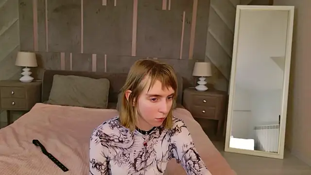 Snapshot of Beverly_Gomes chatting on 03/06/26, 06:21 Beverly Gomes online show from 03/06/26, 06:21